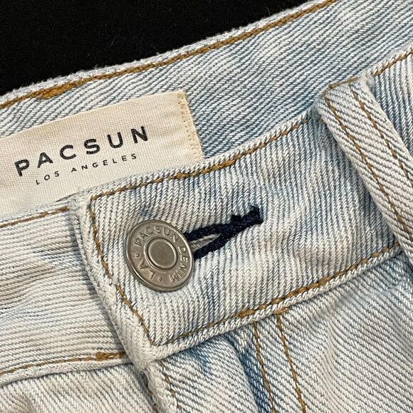 ~ PacSun 28 Jean Mom Shorts Light Wash High Waist 11" Cuff Blue Zip Festival - Picture 5 of 16